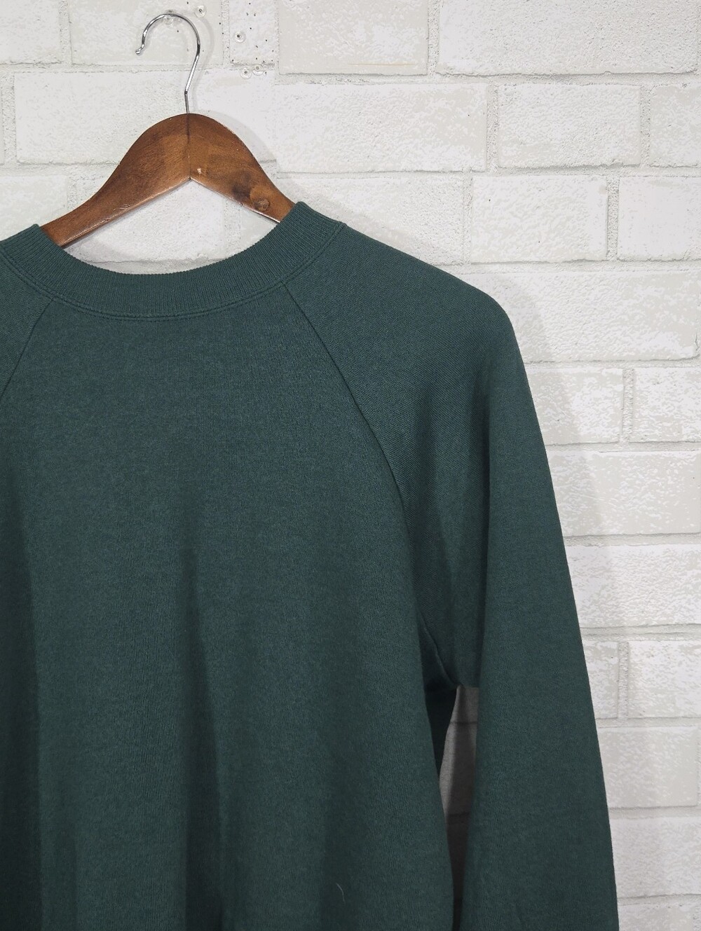 Hanes dark green crew-neck sweatshirt - Picture 5 of 14